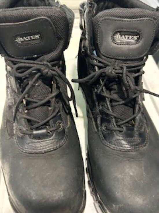 Mens Size 13 ww E  Bates Boots